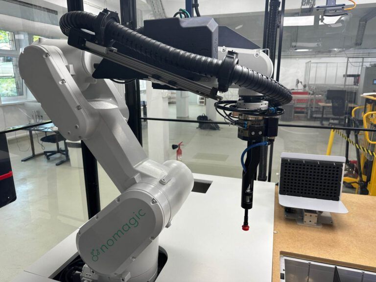 robot justpick nomagique à l'échelle