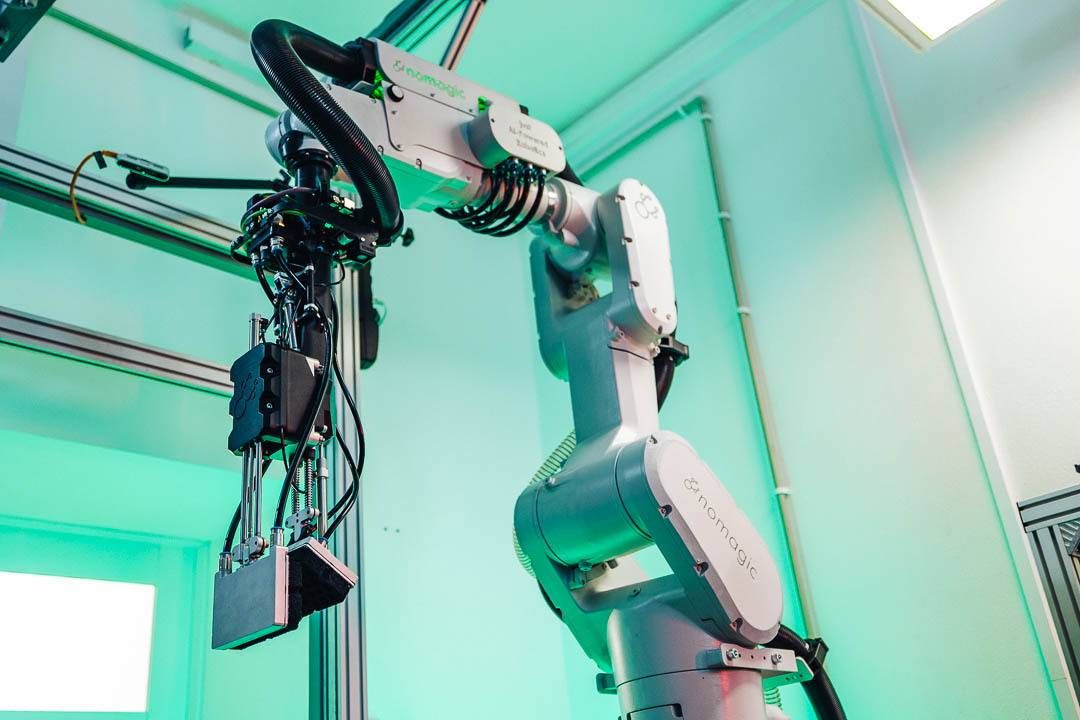 nomagic shoebox piciker robot