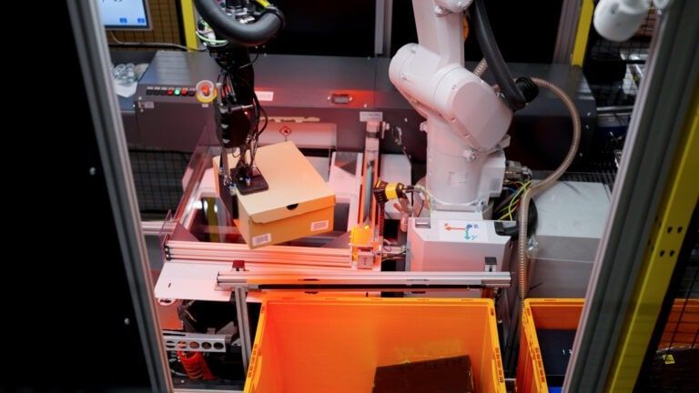 robot cueilleur de chaussures nomagique