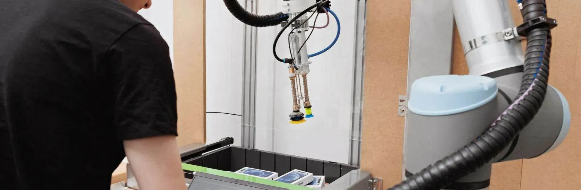 Un robot sin magia. Primer plano de la pinza.