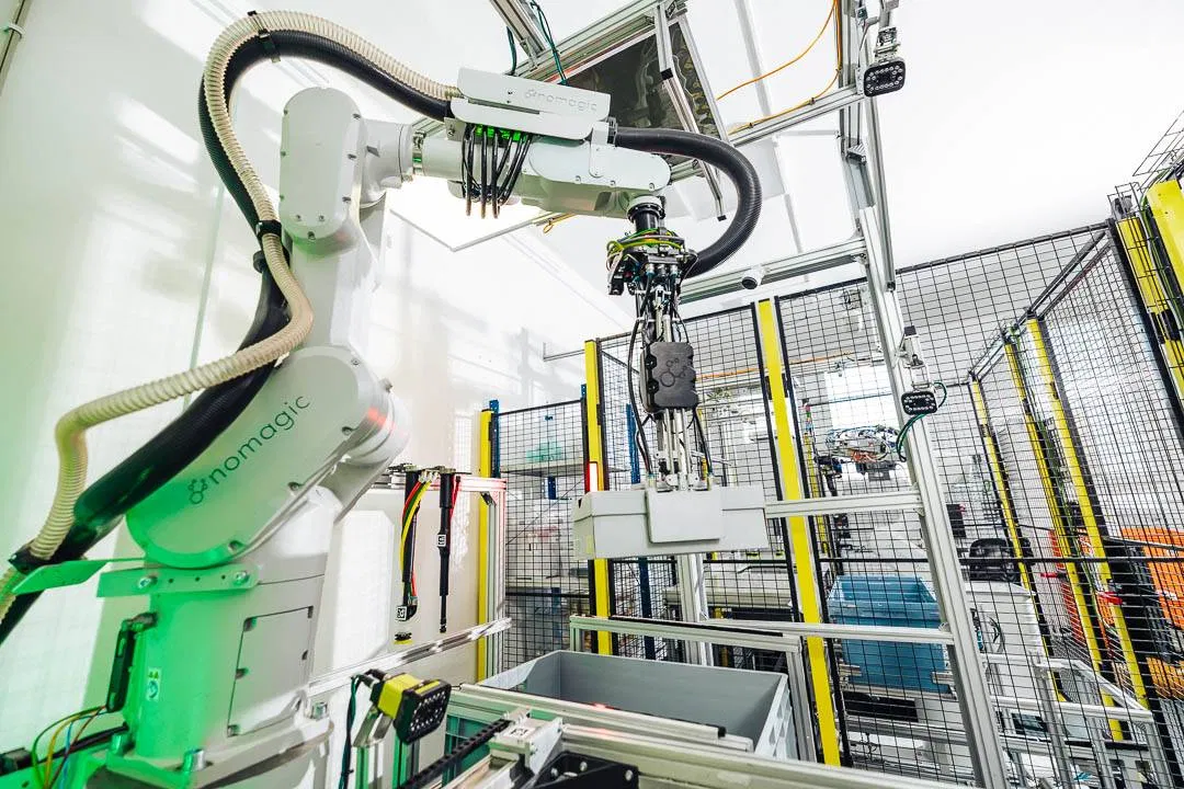 robot do dostępnych pudełek po butach NoMagic