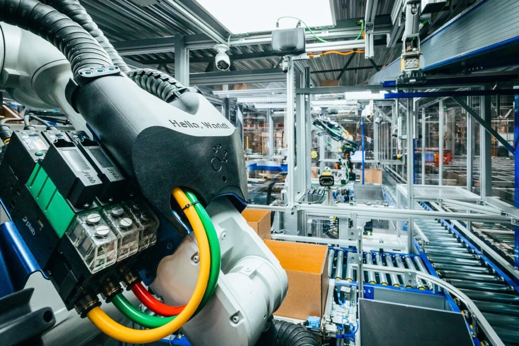 zbliżenie robota nomagicznego